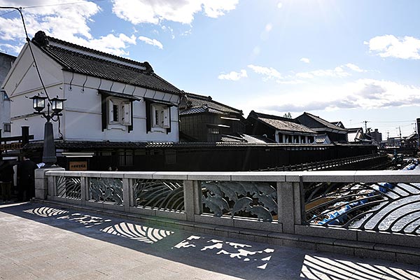 幸来橋からの巴波川のながめ