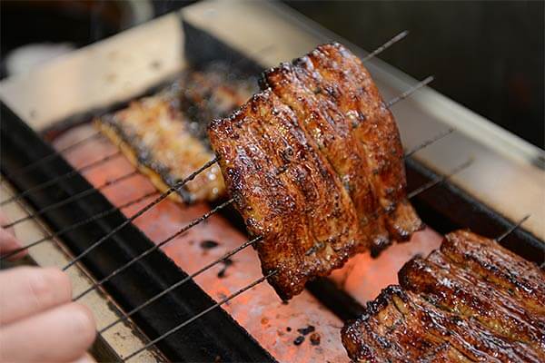 じっくりじっくりと焼き上げます